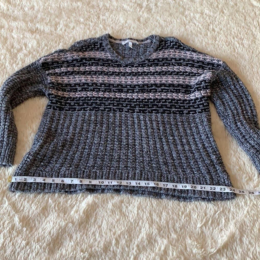 Victoria’s Secret sweater size Small - Picture 14 of 16